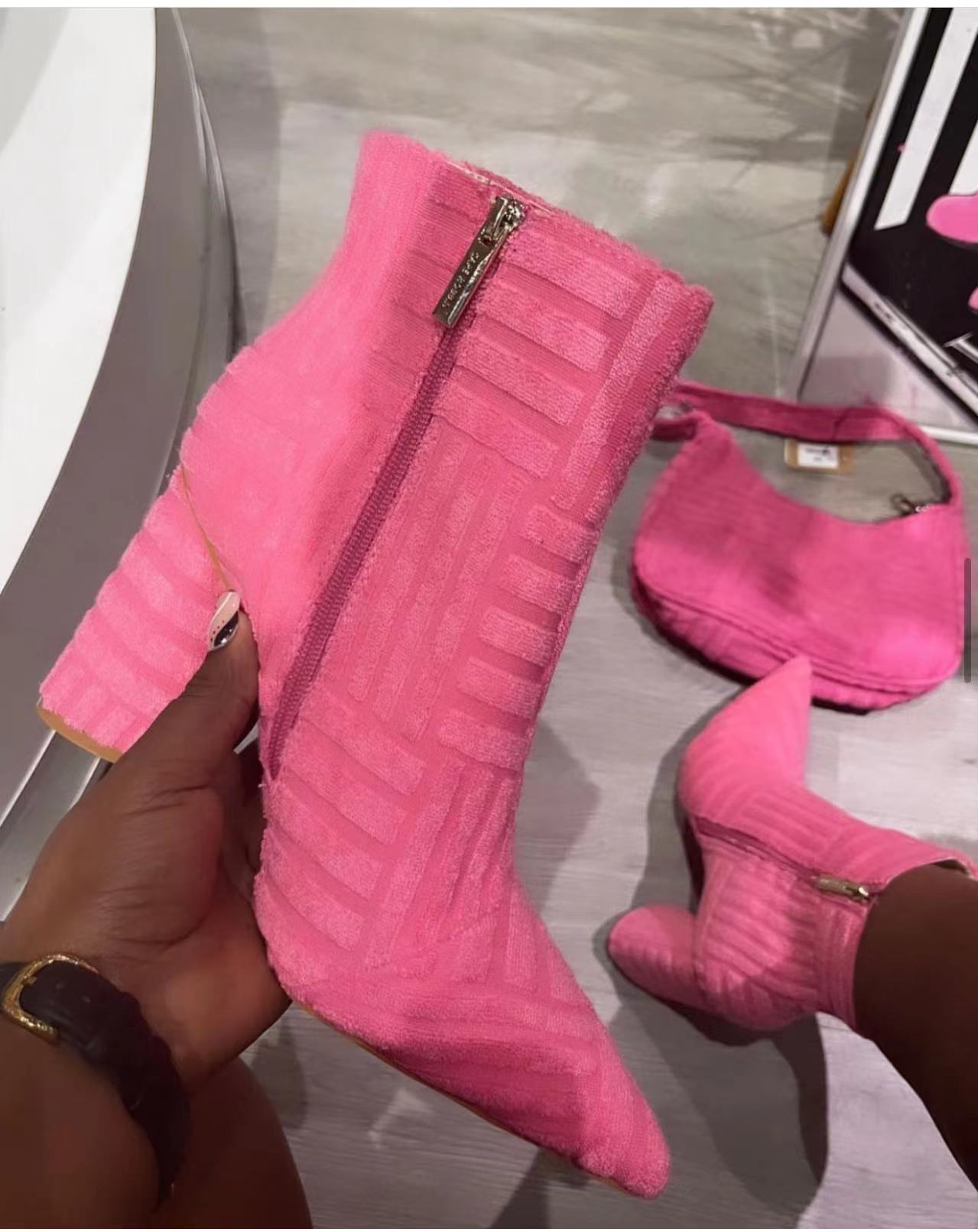 Leisure Chunky Heel Pointed Boots Solid Towels Fabric