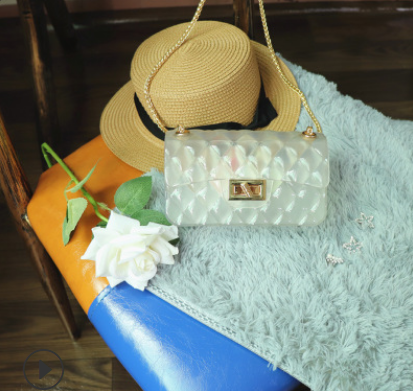 Ins super fire transparent mini bag female 2021 summer new jelly chain bag gradient wild Messenger bag